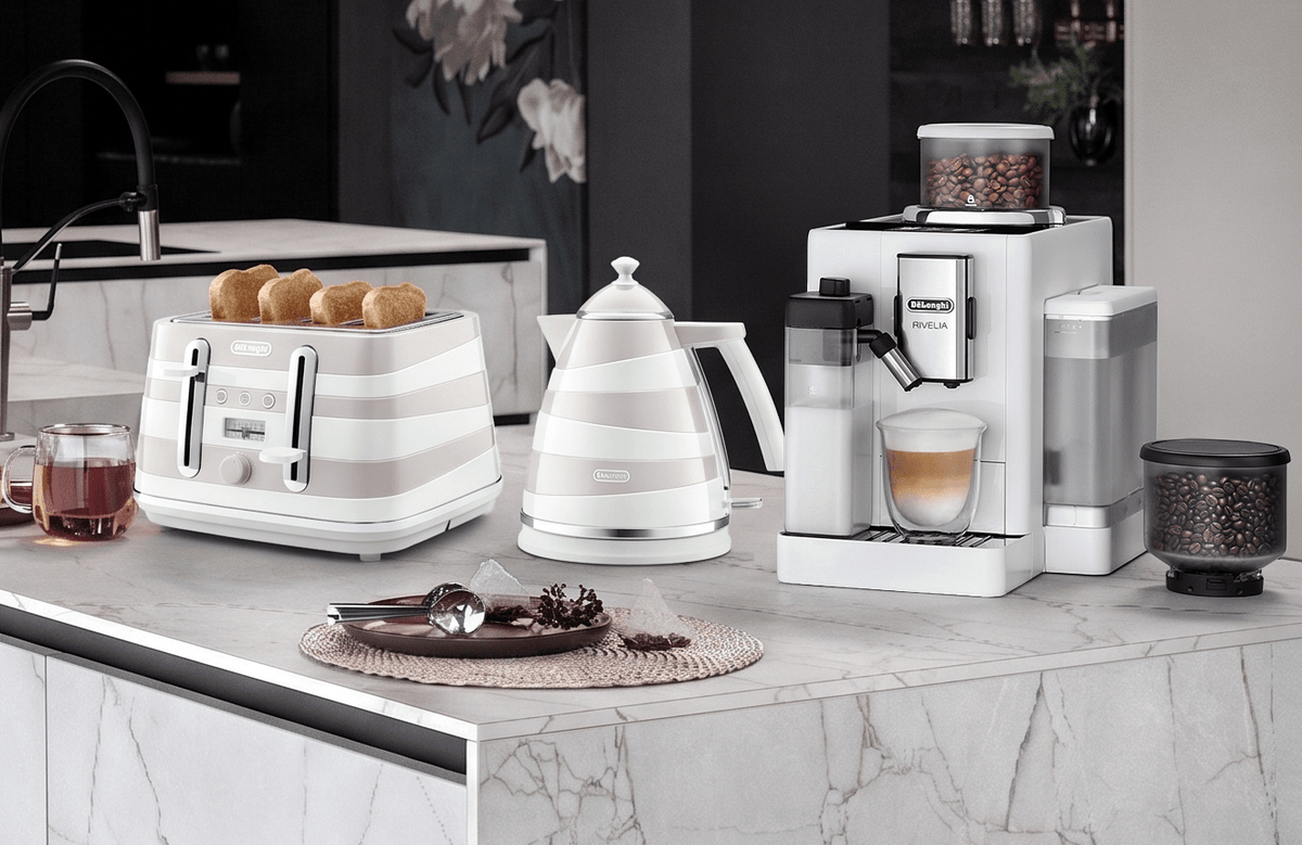 Delonghi - Rivelia Bean to Cup with Complimentaty Avvolta